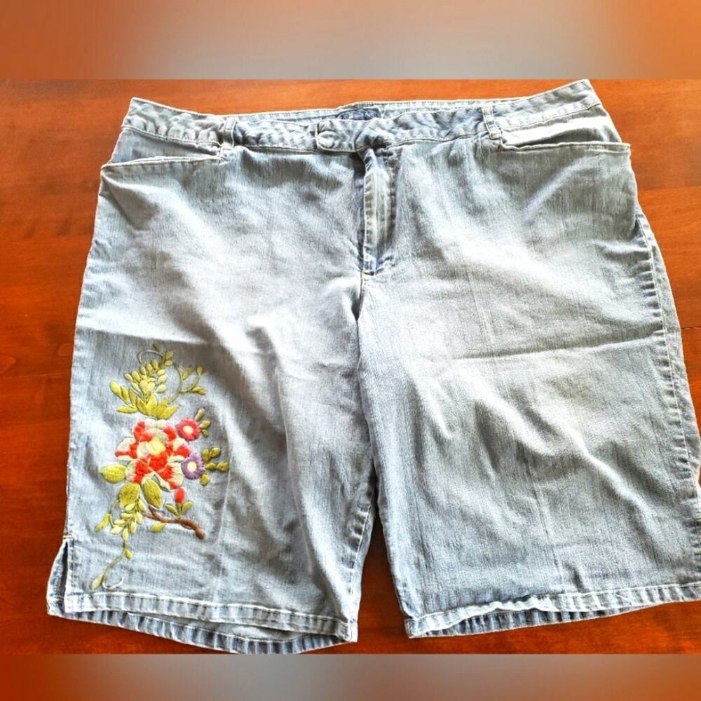 Avenue 26 shorts